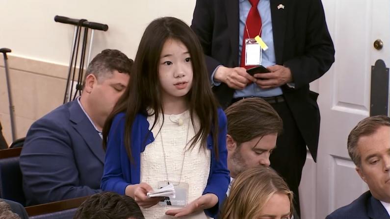 【实录】6年级华裔小记者首次参加白宫简报会 她提了这些问题