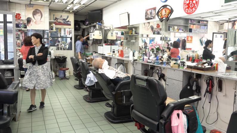 纽约华埠37年理发店将关门 “美发街”竞争激烈