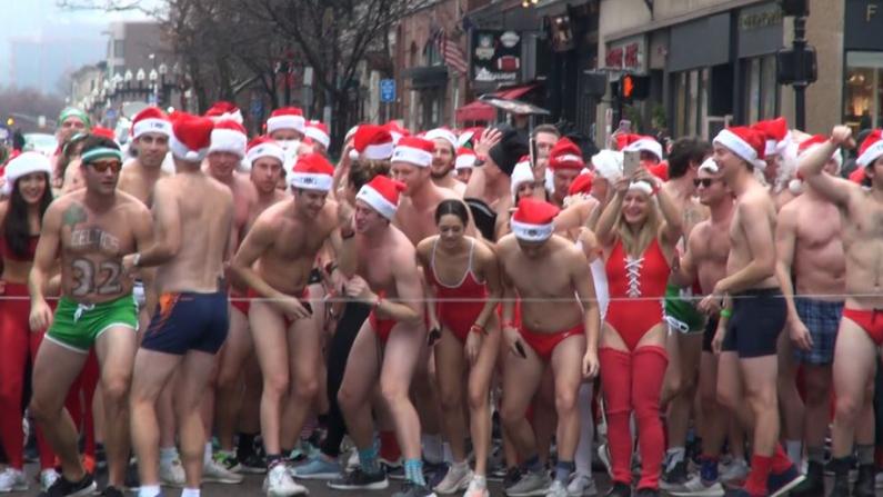 泳装裸跑波士顿 性感疯狂的圣诞老人