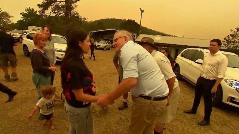 澳总理访山火灾区 遭民众“问候”：“*……&%！”