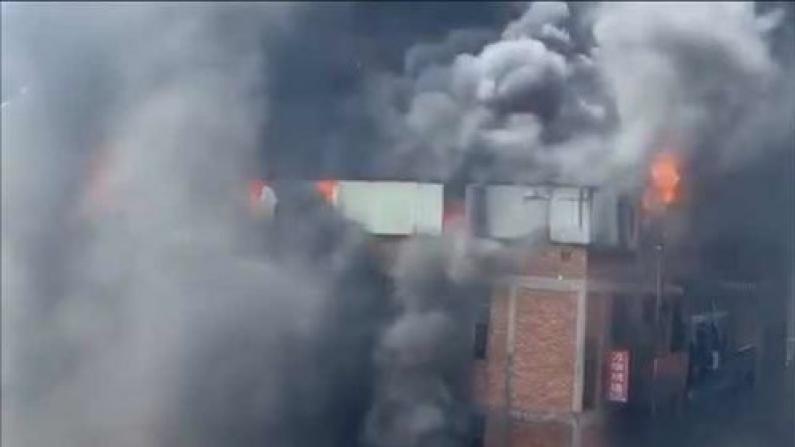 福建晋江一厂房火灾致8人死亡 起火原因在调查中