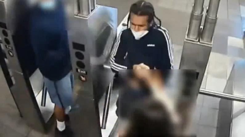 要求对方戴口罩引纠纷 纽约地铁乘客遭殴打抢劫