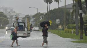 热带风暴“埃塔”两周内四袭佛州 灾民叫苦:从未想过如此糟糕