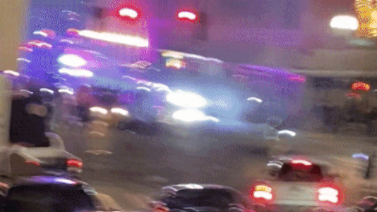 【现场】警车冲撞人群引激烈反弹 华盛顿州塔科马抗议不断