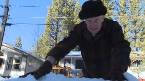 邻居雪中拯救88岁退役老兵：“我还以为是个受伤的动物”
