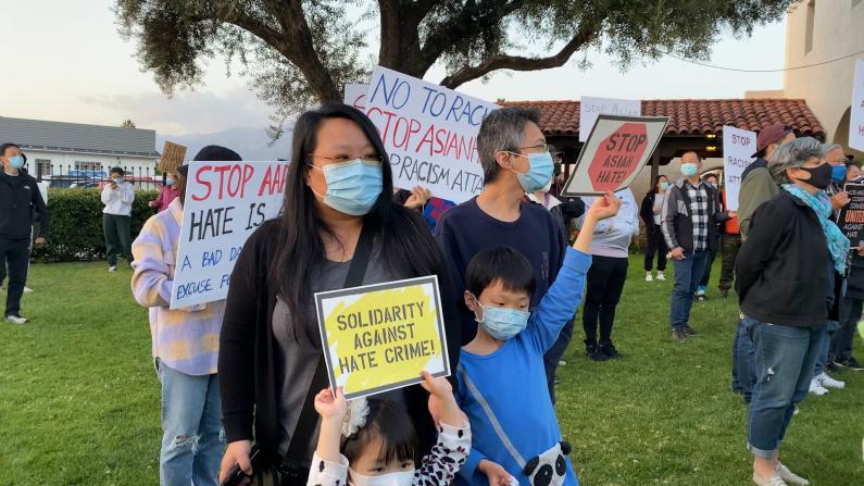 “别让悲剧重演” 洛杉矶华人区集会吁停止仇恨亚裔