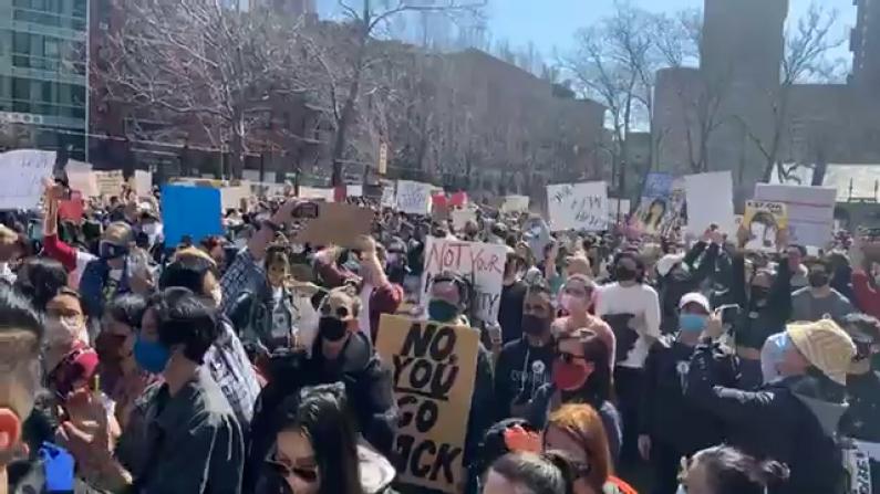 纽约抗议反亚裔仇恨集会 舒默：只要我还有口气 就跟亚裔站一起！