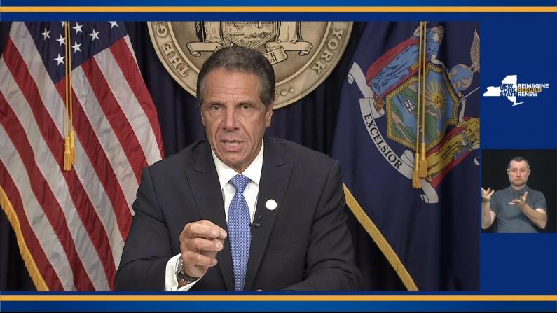 性骚扰丑闻持续发酵 纽约州长库默辞职 首位女纽约州长将上任
