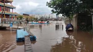 长江2021年第1号洪水过境重庆中心城区 沿岸低洼地带被淹