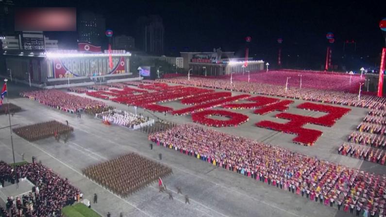 朝鲜举行阅兵式庆祝国庆73周年