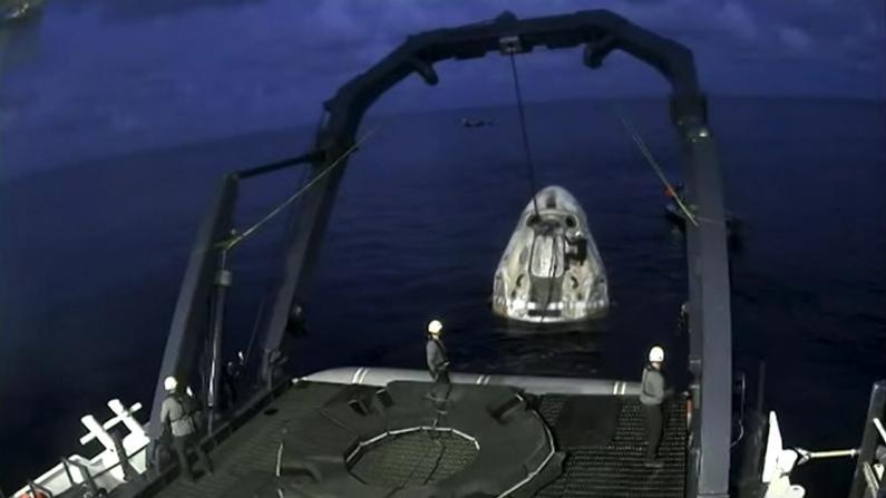 创历史SpaceX全平民机组顺利返航 亿万富翁艾萨克曼：超棒！