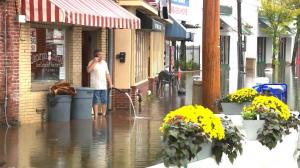 罕见暴雨洪水淹没马里兰州府商业区 国家气象局：将袭纽约