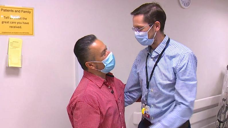 住院28天戴呼吸机 西雅图康复新冠患者向医护道歉