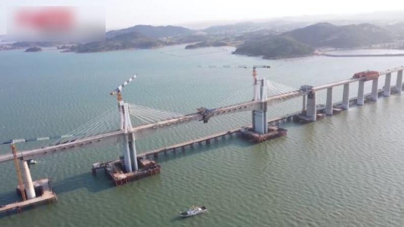 中国首座跨海高铁矮塔斜拉桥 福厦高铁湄洲湾跨海特大桥成功合龙