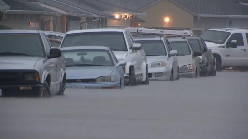 冬季风暴圣诞节席卷加州 至少2人遇洪水丧失