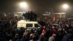 哈斯萨克斯坦天然气价格暴涨引激烈反应 抗议者掀车纵火