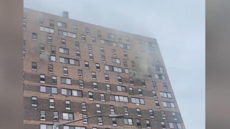 火警铃竟成“狼来了”…纽约布朗士大火公寓住户：整天响 直接忽视