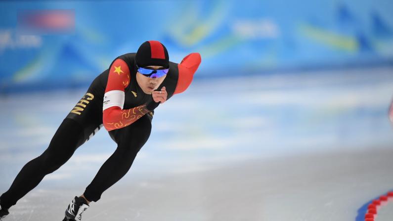 打破“旗手魔咒” 高亭宇为中国首夺男子速滑冬奥金牌