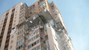 基辅公寓遭攻击高楼摇摇欲坠 俄乌互相指责