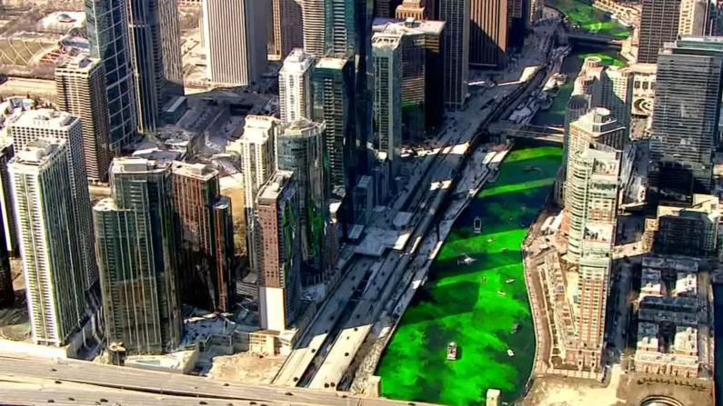 芝加哥再现“绿河”盛景 圣帕特里克节庆典重返