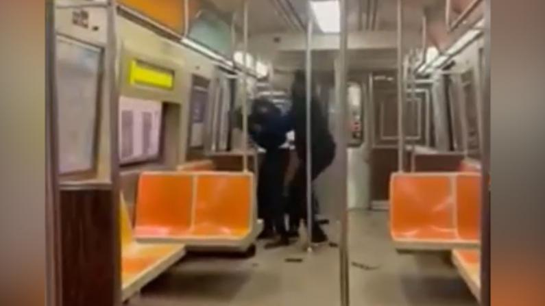 男子紐約地鐵遭揪頭發辱罵毆打 NYPD尋仇恨犯罪嫌犯