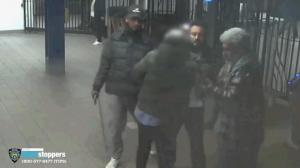 纽约地铁再发劫案 三人围攻受害者拖拽殴打