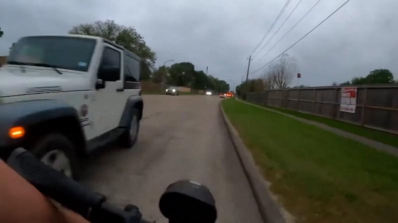 惊险一幕！不满自行车骑行者 德州司机“擦身威胁”摄像头全纪录