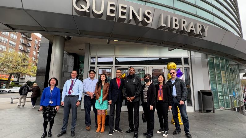 纽约法拉盛图书馆重开首日 已恢复全部服务 民众：终于等到这一天