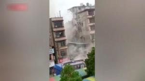 湖南长沙望城区一建筑垮塌 消防部门称现场陆续有人被救出
