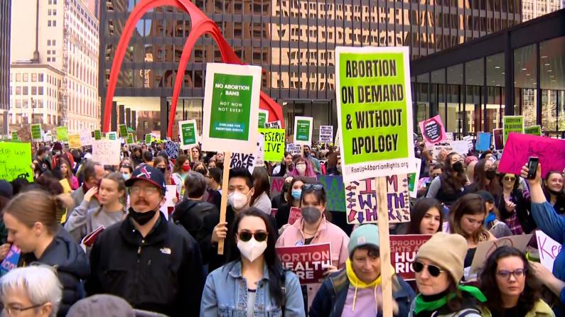 全美多地再起保護墮胎權集會 抗議者高呼“我的身體我做主”