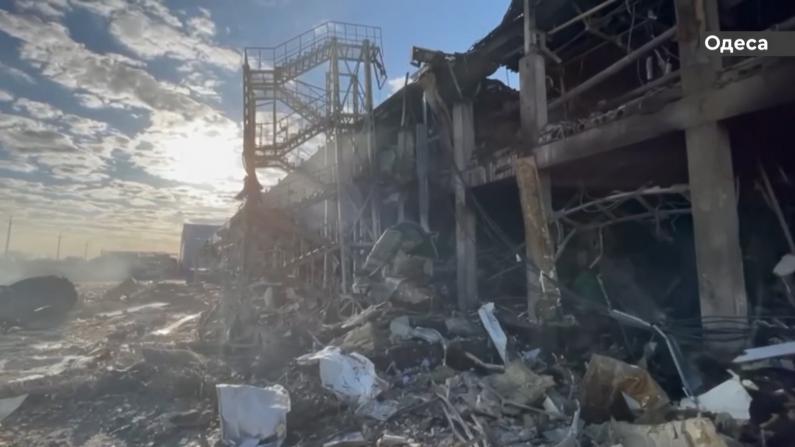 敖德萨多处民用设施遭导弹攻击 大型商场、豪华酒店损毁