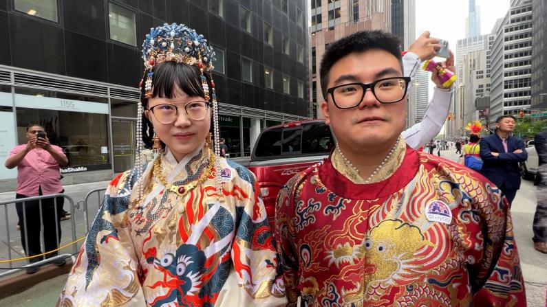 首届亚太裔文化大游行 各类中华传统服饰吸引眼球