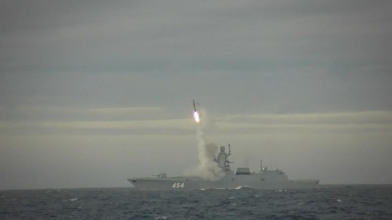 【现场】乌东部取得进展之际 俄试射最新一代高超音速巡航导弹