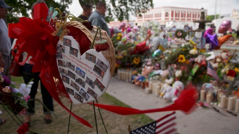 得州小学枪案受害者葬礼举行 家人：我的孩子不会回来了