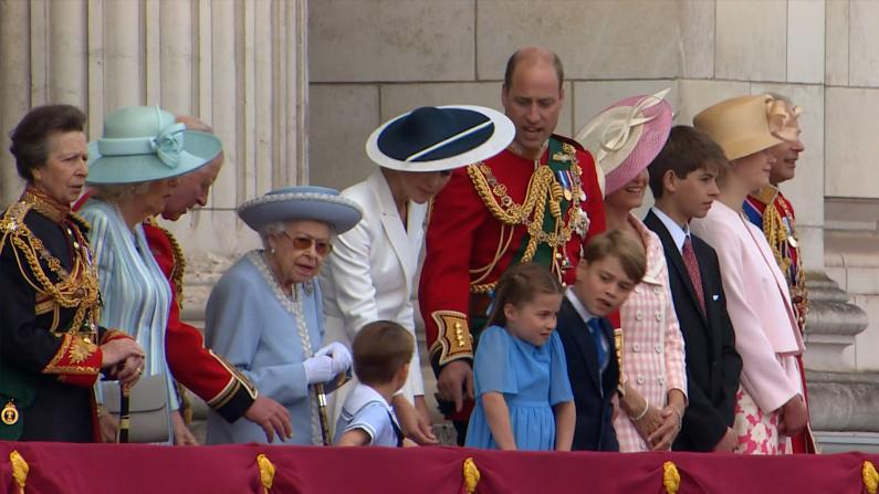英女王登基70周年白金禧 皇室同庆哈利王子未公开现身