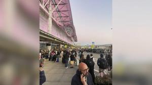 旧金山机场收炸弹威胁紧急疏散 警方移走几个可疑包裹