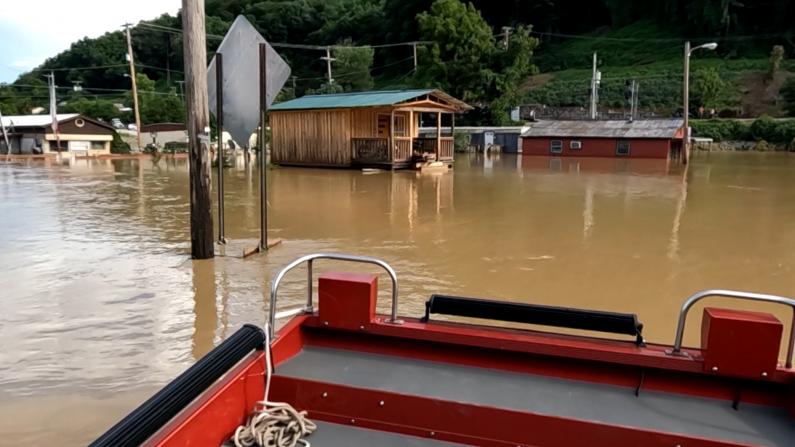 肯塔基洪灾已致至少25人死 州长：恐未来数周都会继续发现遗体