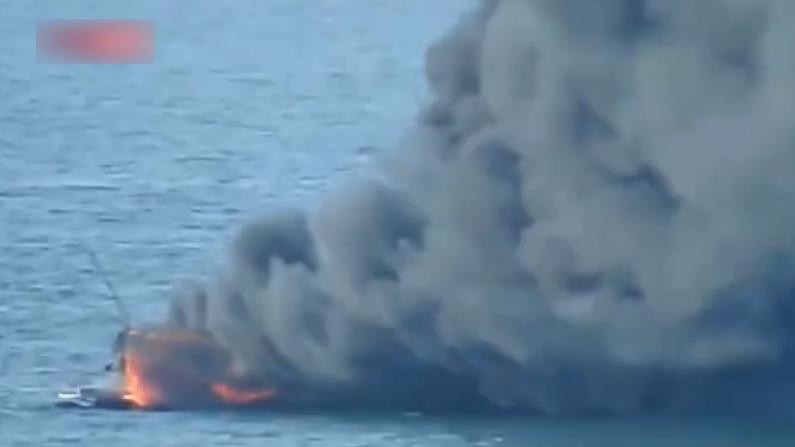 日本广岛市附近海域一观光船起火沉没 船上16人全部获救
