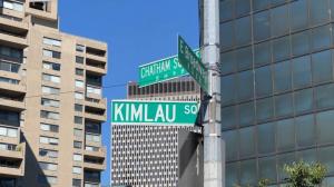 纽约曼哈顿华埠消失的双语路牌 被重新安装