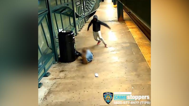 【监控】31岁女性纽约地铁等车时 遭陌生人摔地上抢走钱包手机