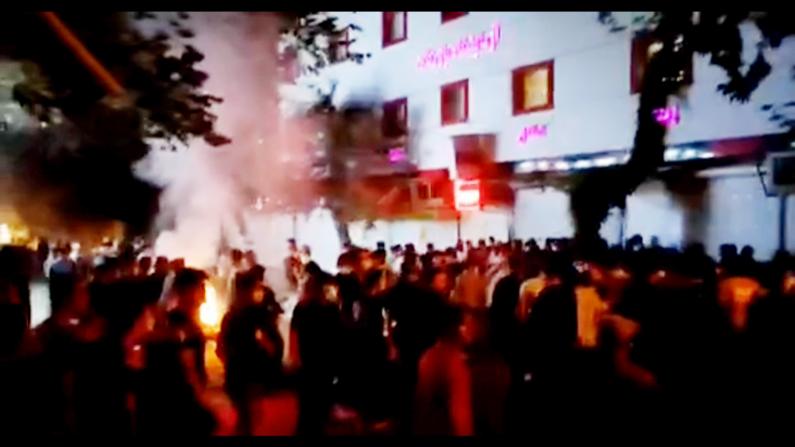 伊朗全国性抗议仍持续 纵火堵路 示威者与军队冲突不断