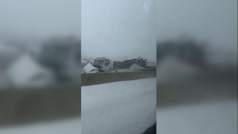 【现场】暴风雪中 俄亥俄46车连环相撞
