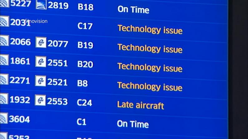 FAA系统中断 全美航班大规模停飞数小时