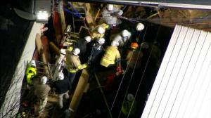 建筑工被埋10英尺深沟 宾州消防8小时营救