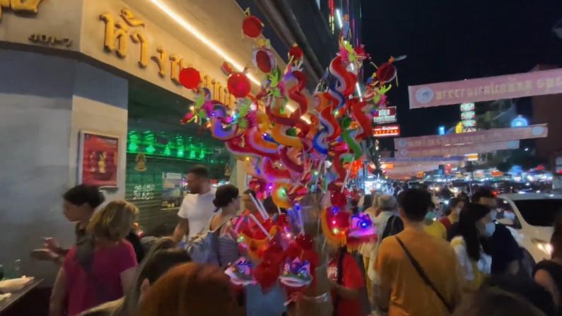 在曼谷中国城过春节 好吃好玩太热闹！