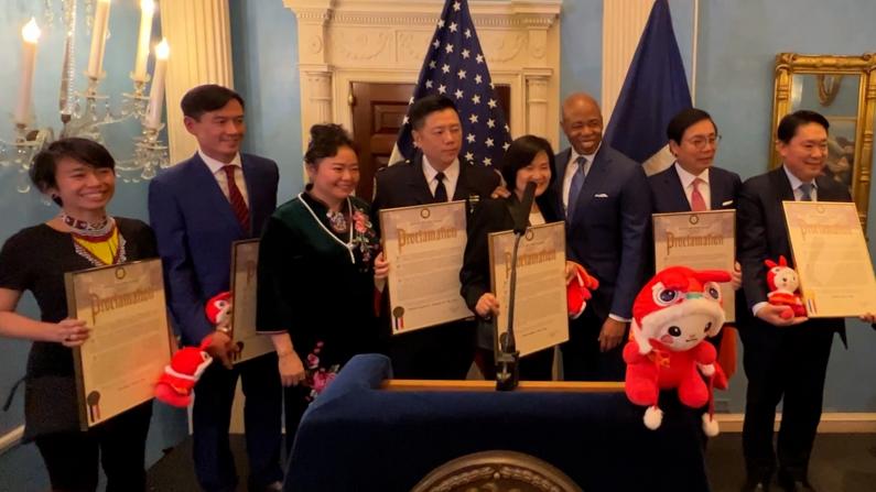 纽约市长官邸庆新春 6位亚裔受表彰