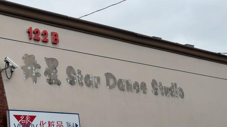 除夕枪案后两个月：社区缓慢恢复 舞星舞厅关门