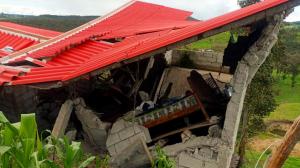 人群四散住房碎裂 厄瓜多尔突发6.8级地震