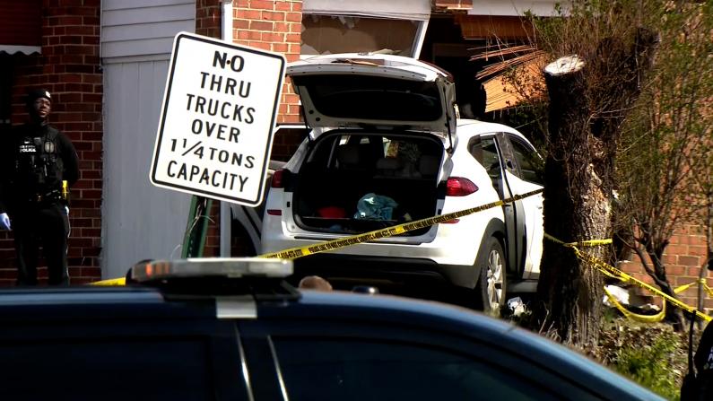 劫持警员车撞民宅 17岁少年DC被击毙