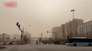 沙尘暴袭中国多地 空中一片雾茫茫